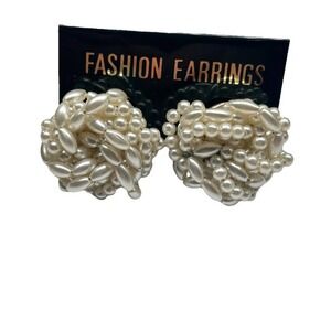 Vintage Cluster Faux Pearl Pierced Ears Earrings Post Costume Jewelry Dress‎ Up